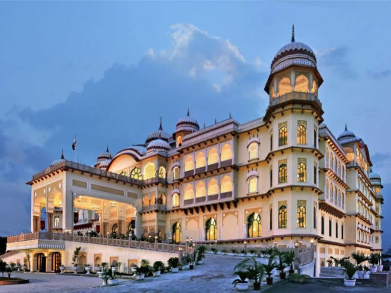 Noormahal Palace Hotel Karnal Exterior photo